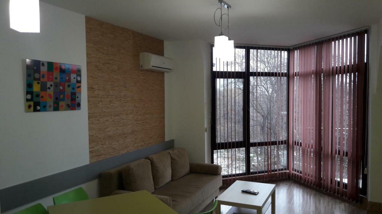 Apartments In Relax Complex Fantasy Hisarya Bagian luar foto